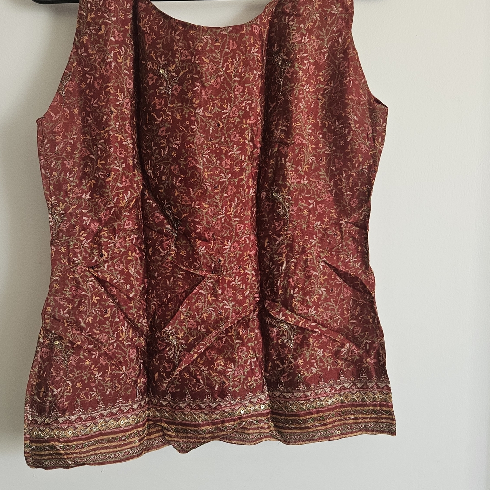 Elegant Floral Sleeveless Top